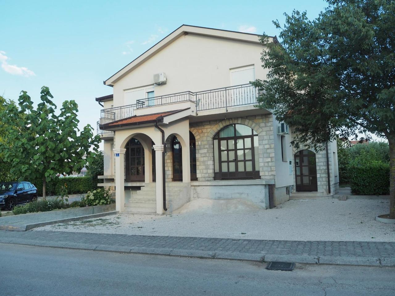 Apartment Ivan-Experience 3 Bedrooms Ljubuški Exteriör bild